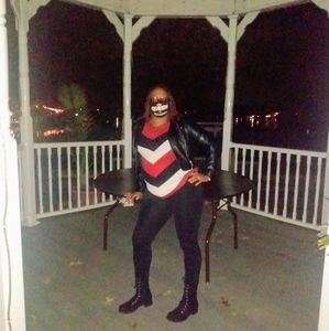 Meet your Posher, Simona